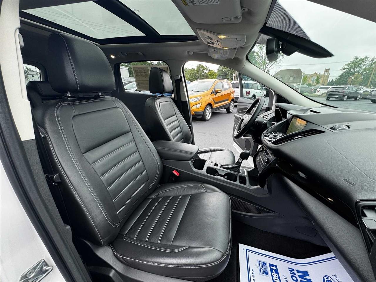 Ford Escape Titanium 4WD 2017