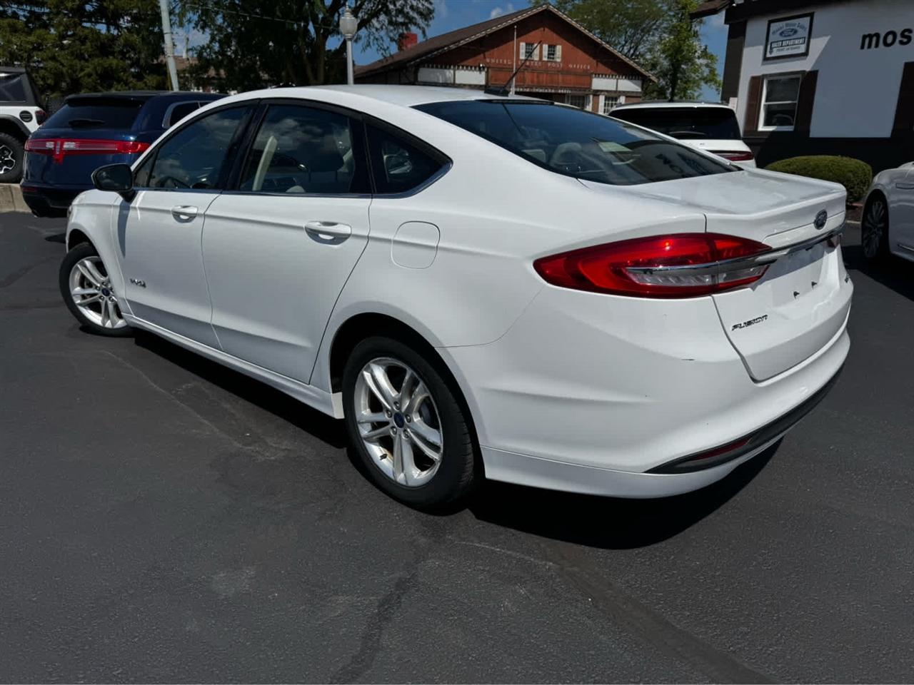 Ford Fusion Hybrid S FWD 2018