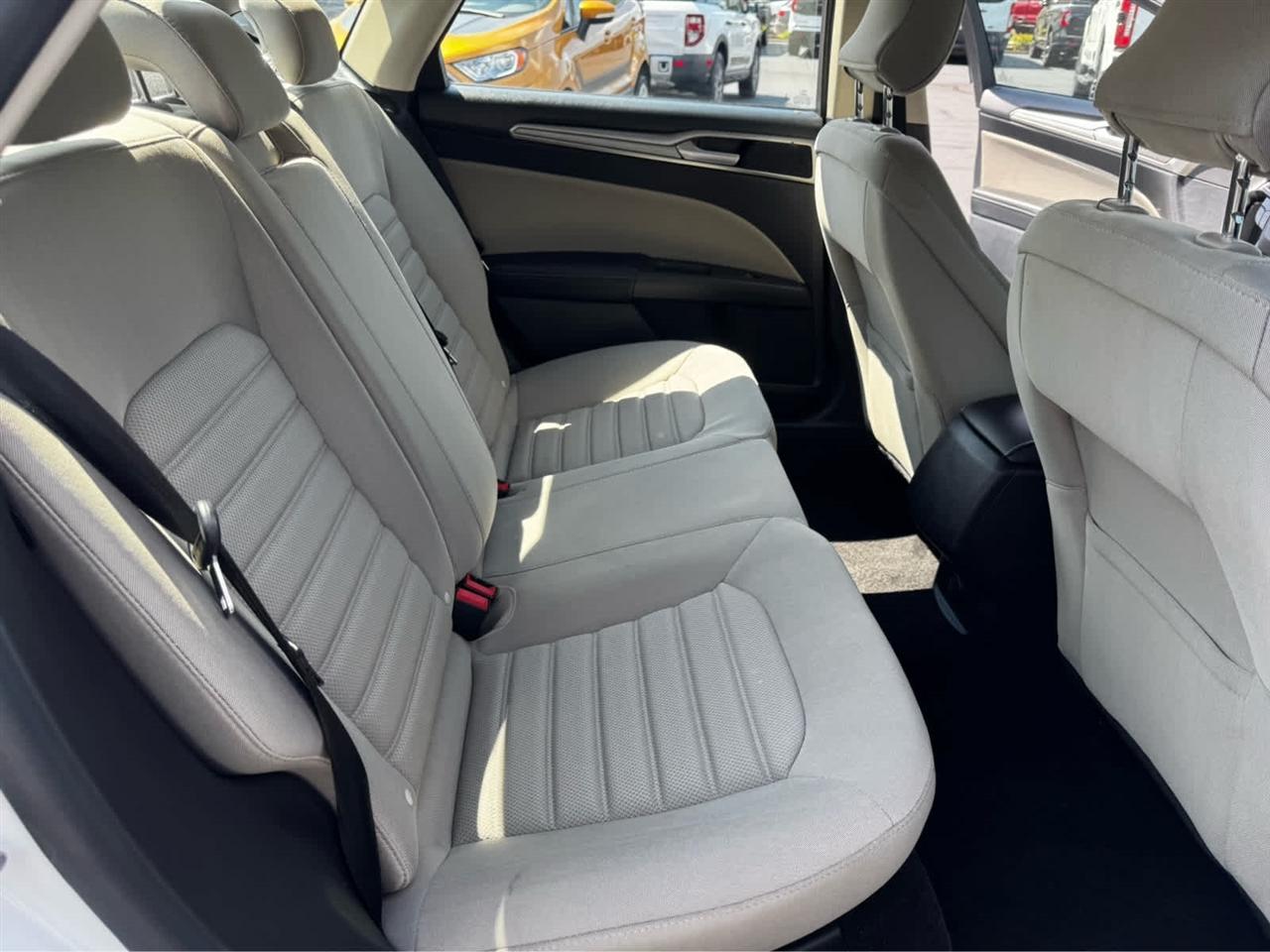 Ford Fusion Hybrid S FWD 2018