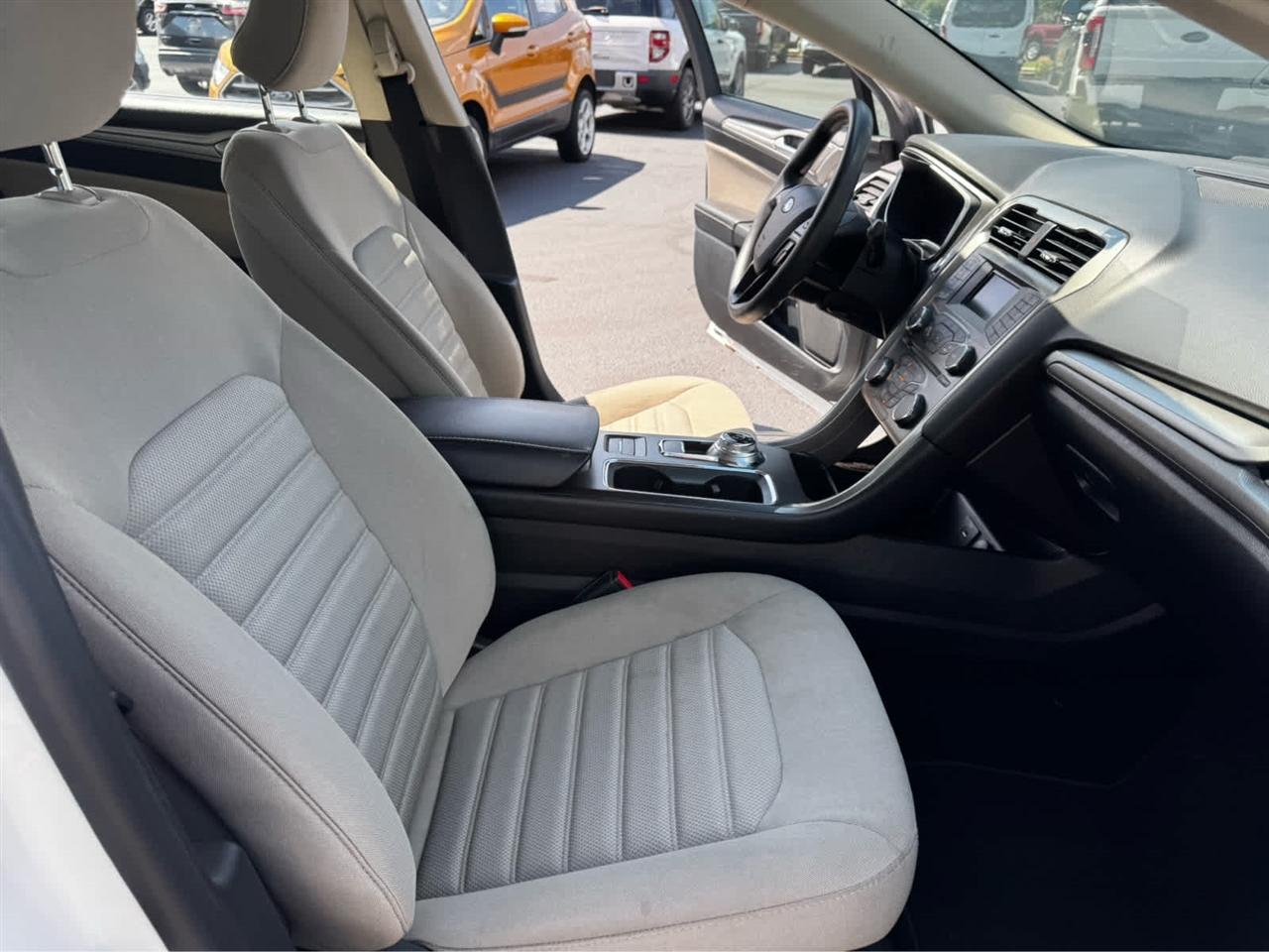 Ford Fusion Hybrid S FWD 2018