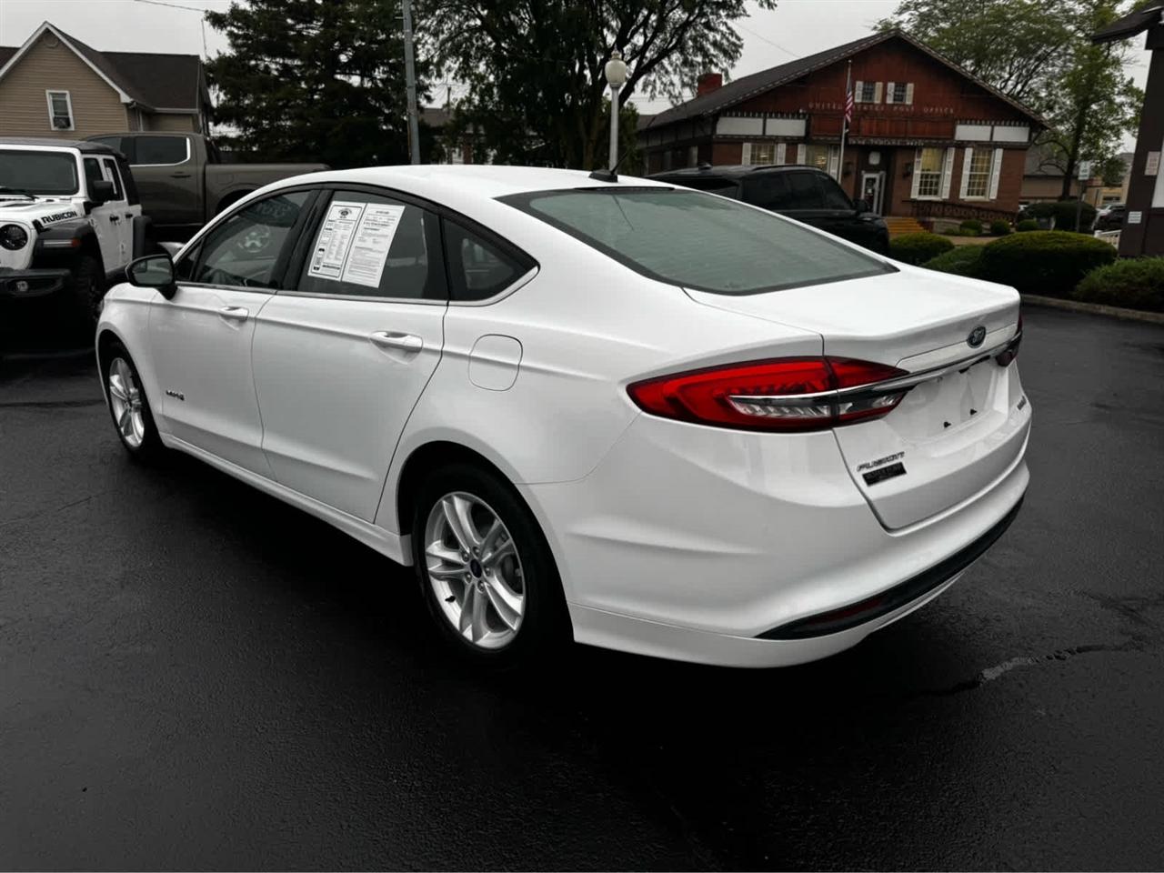 Ford Fusion Hybrid S FWD 2018