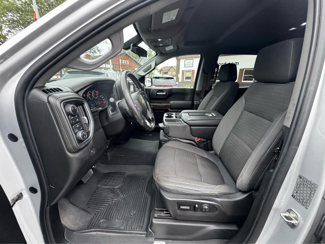 Chevrolet Silverado 1500 4WD Crew Cab 147" LT 2019