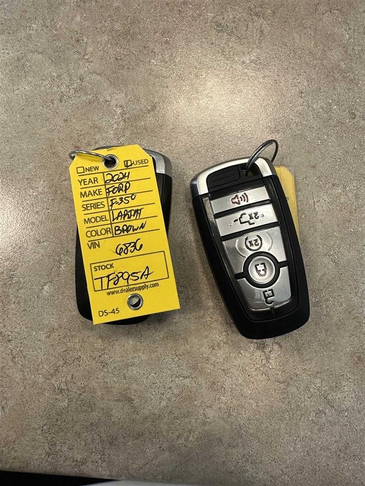 Ford Super Duty F-350 SRW King Ranch 4WD Crew Cab 8' Box 2024
