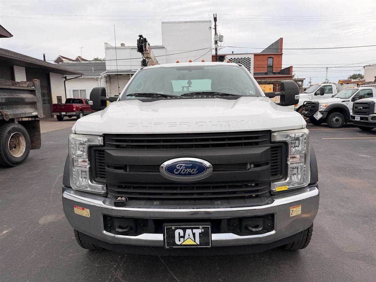 Ford Super Duty F-550 DRW XLT 4WD SuperCab 192" WB 84" CA 2017