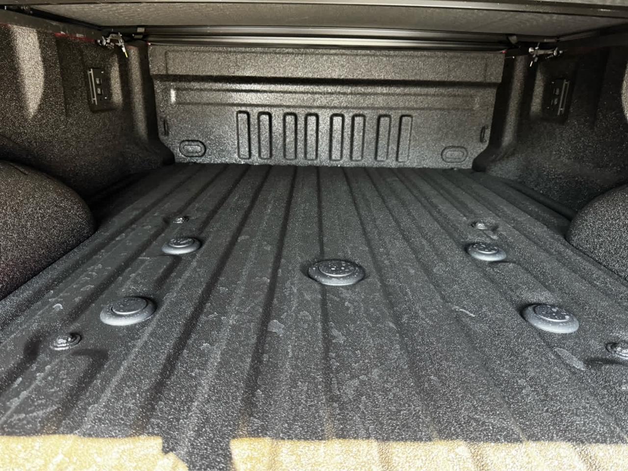 Ford Super Duty F-250 SRW XLT 4WD SuperCab 8' Box 2027