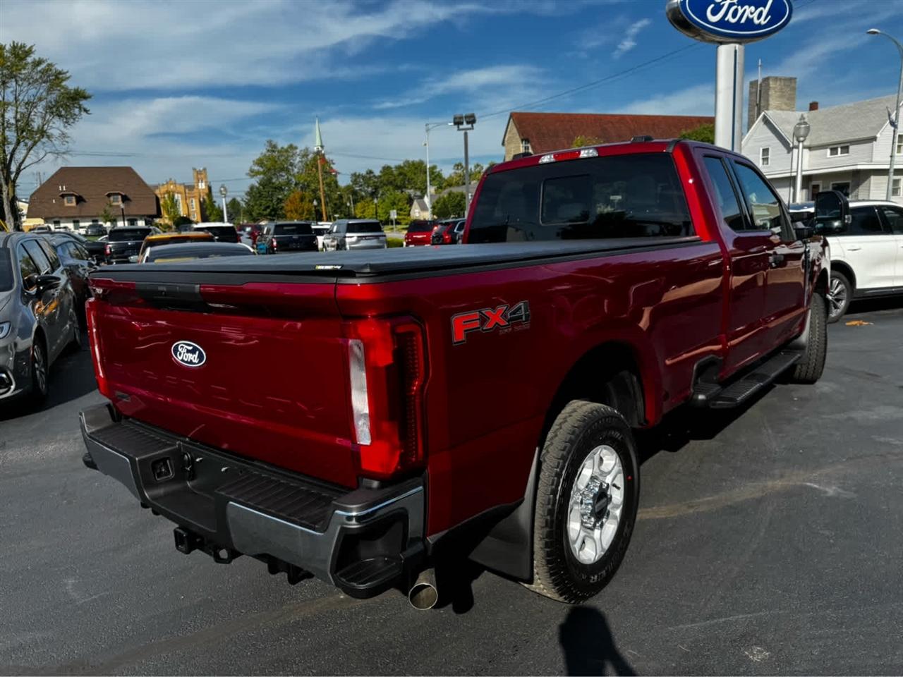 Ford Super Duty F-250 SRW XLT 4WD SuperCab 8' Box 2027