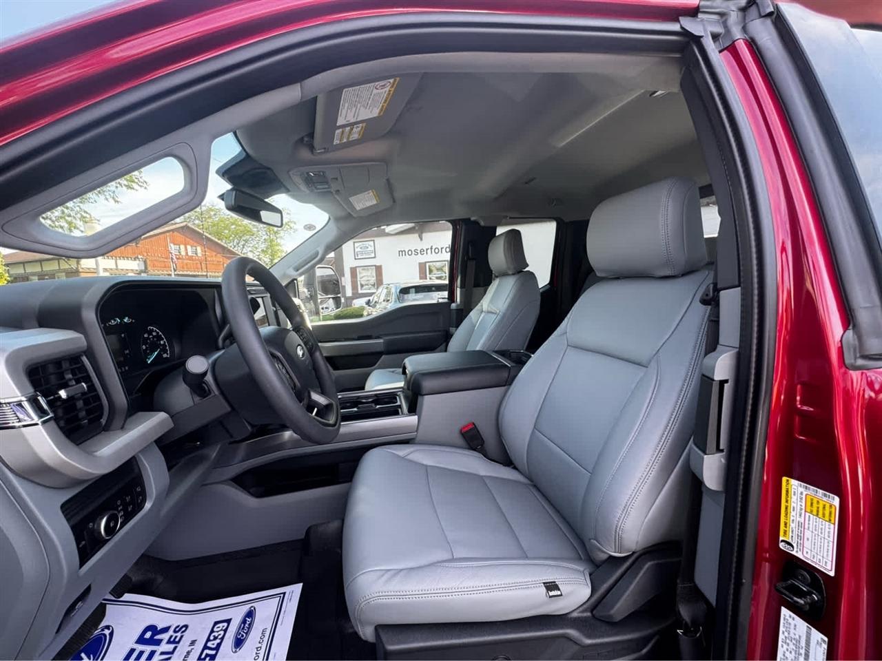 Ford Super Duty F-250 SRW XLT 4WD SuperCab 8' Box 2027