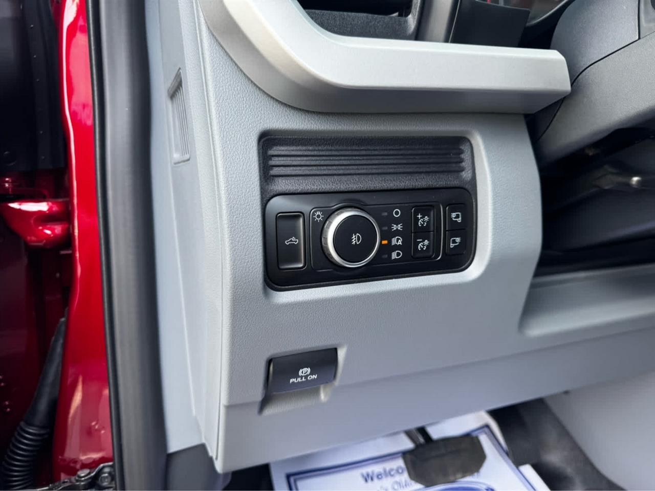 Ford Super Duty F-250 SRW XLT 4WD SuperCab 8' Box 2027
