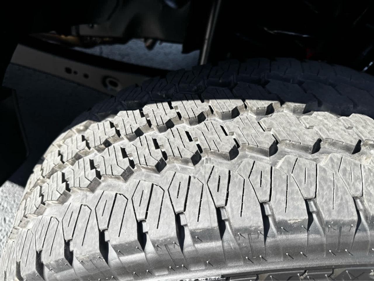 Ford Super Duty F-250 SRW XLT 4WD SuperCab 8' Box 2027