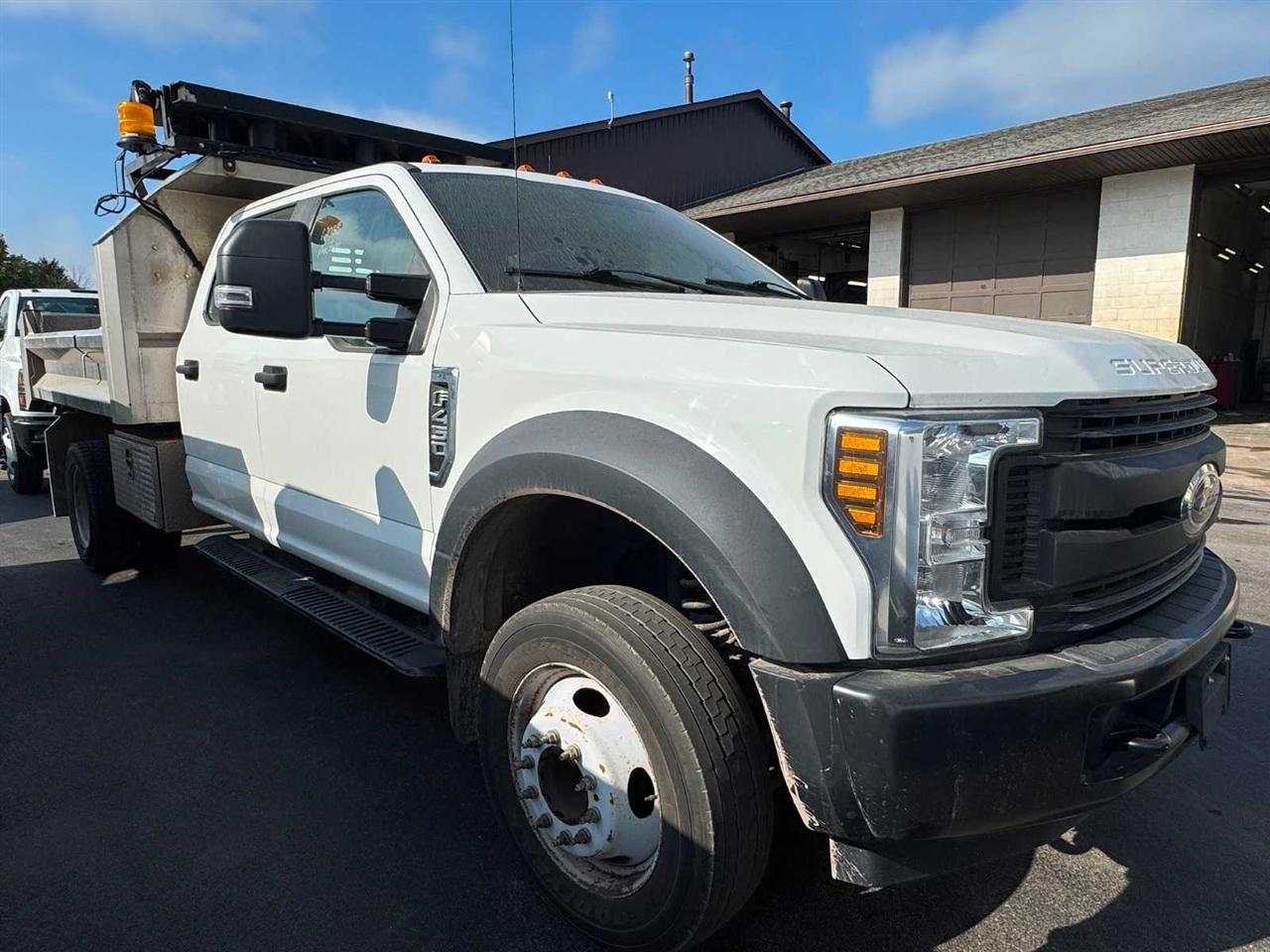 Ford Super Duty F-450 DRW XL 2WD Crew Cab 179" WB 60" CA 2019