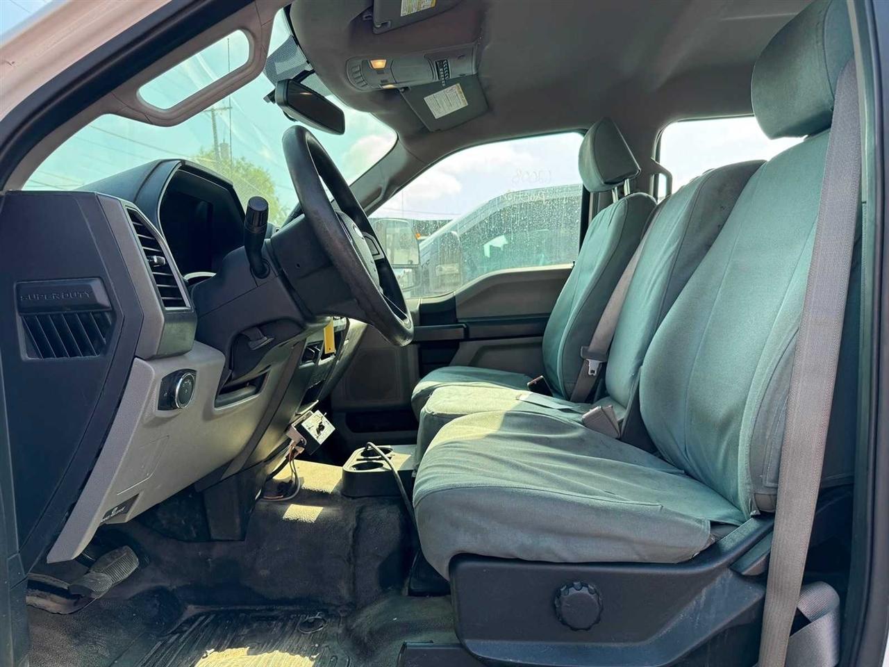Ford Super Duty F-450 DRW XL 2WD Crew Cab 179" WB 60" CA 2019