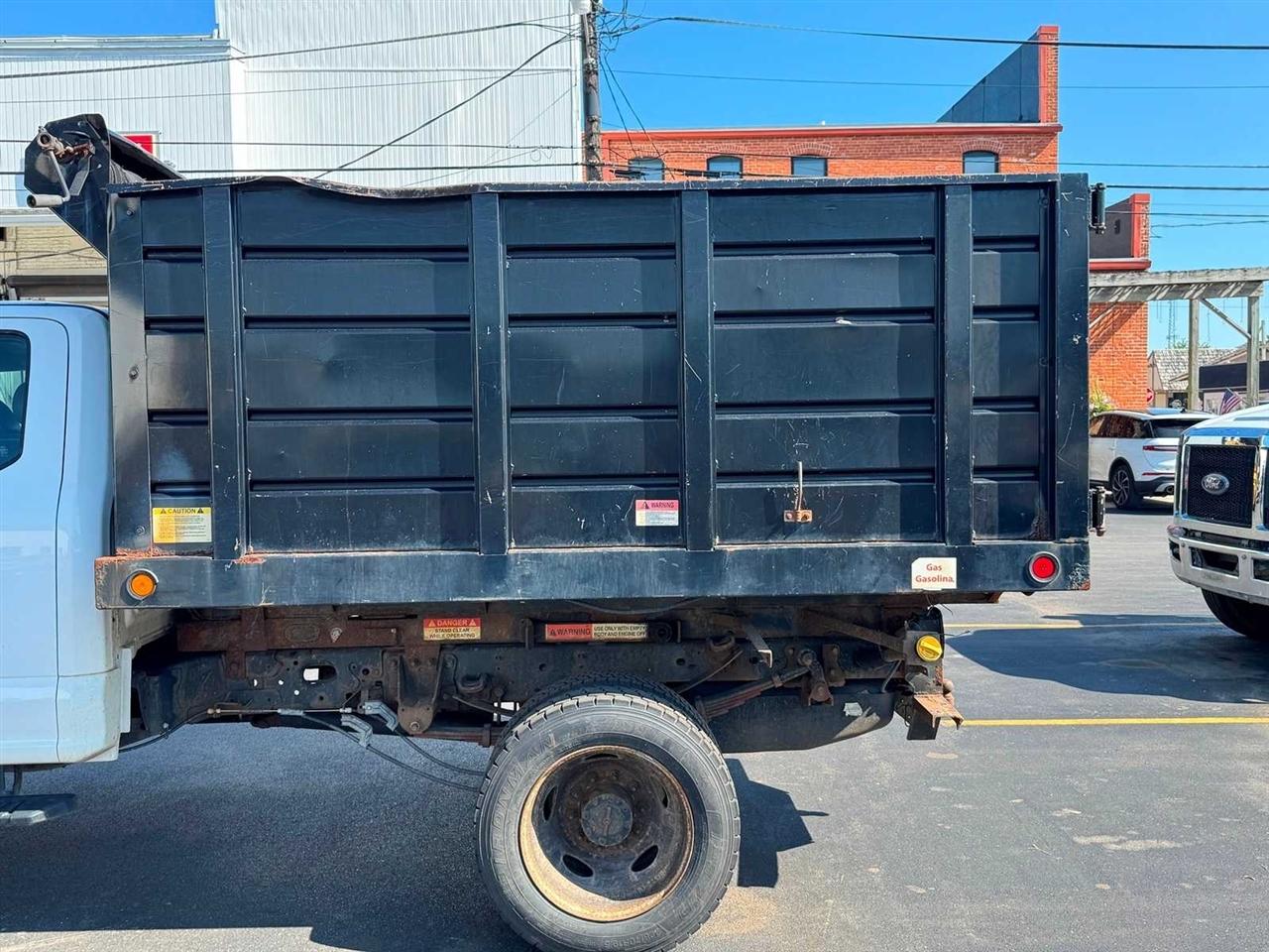 Ford Super Duty F-450 DRW XLT 4WD SuperCab 192" WB 84" CA 2017