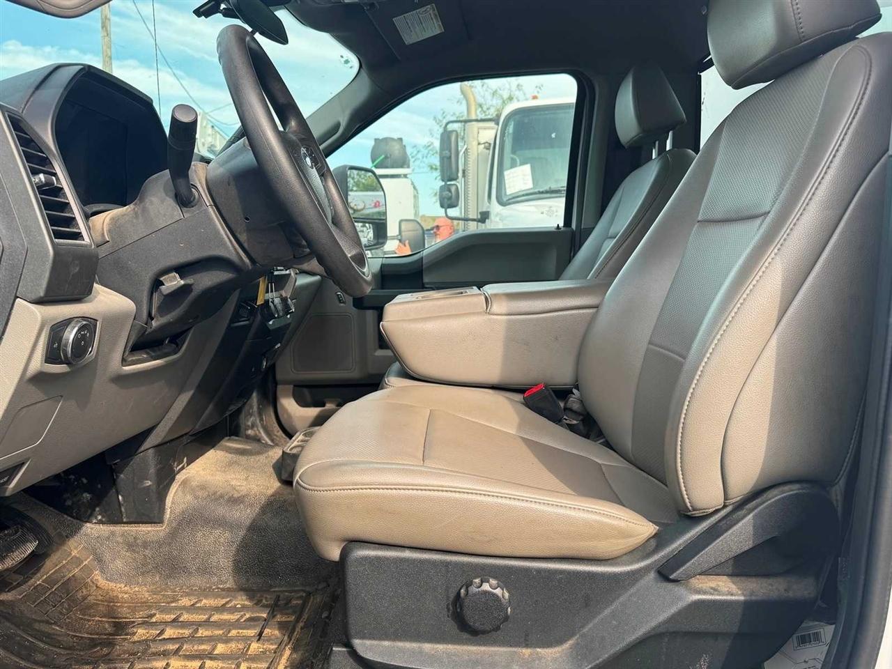 Ford Super Duty F-550 DRW XL 2WD Reg Cab 145" WB 60" CA 2021