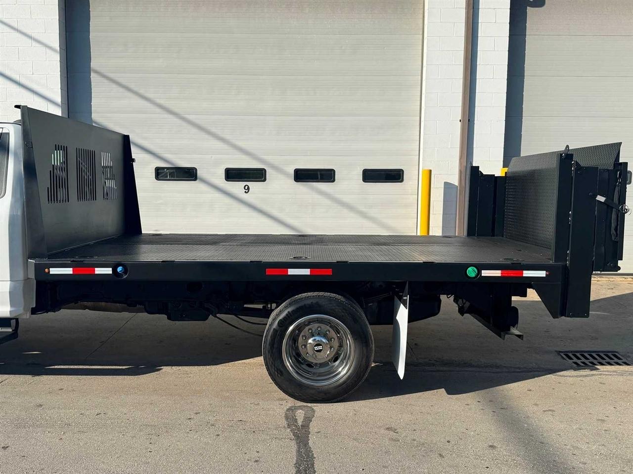 Ford Super Duty F-550 DRW XL 4WD Reg Cab 145" WB 60" CA 2021