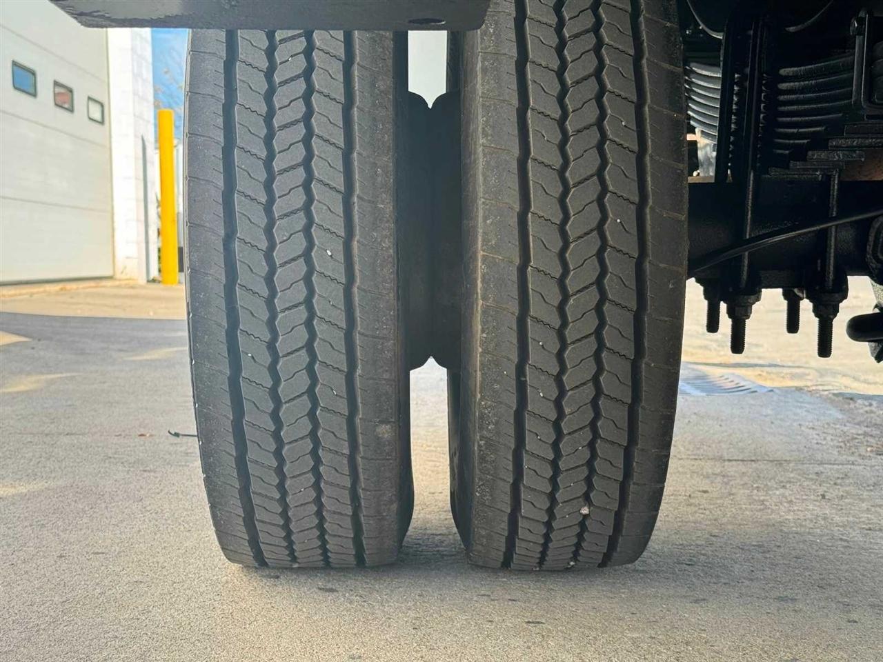 Ford Super Duty F-550 DRW XL 4WD Reg Cab 145" WB 60" CA 2021