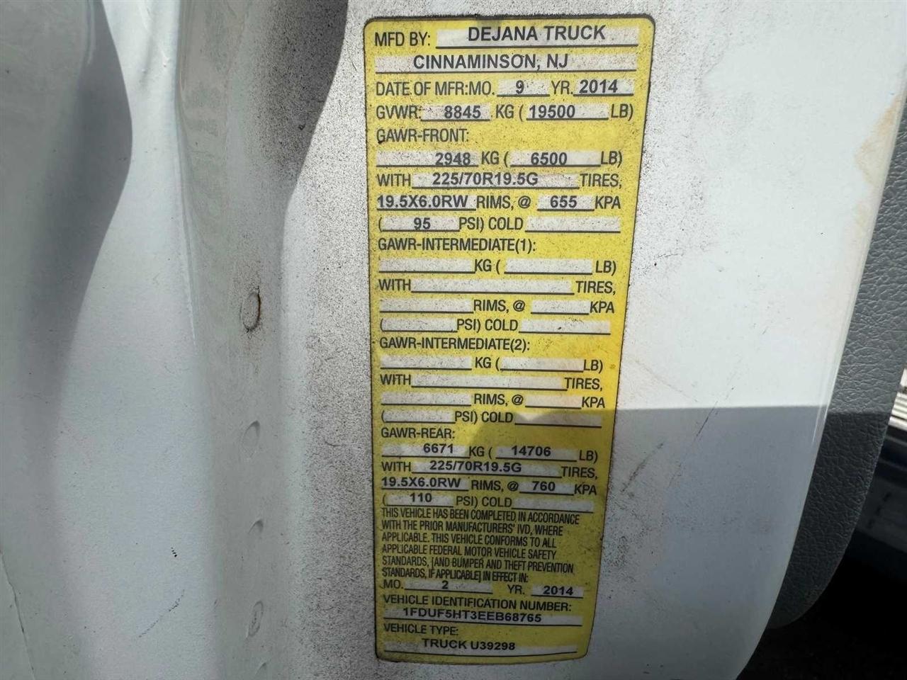 Ford Super Duty F-550 DRW 4WD Reg Cab 141" WB 60" CA XL 2014