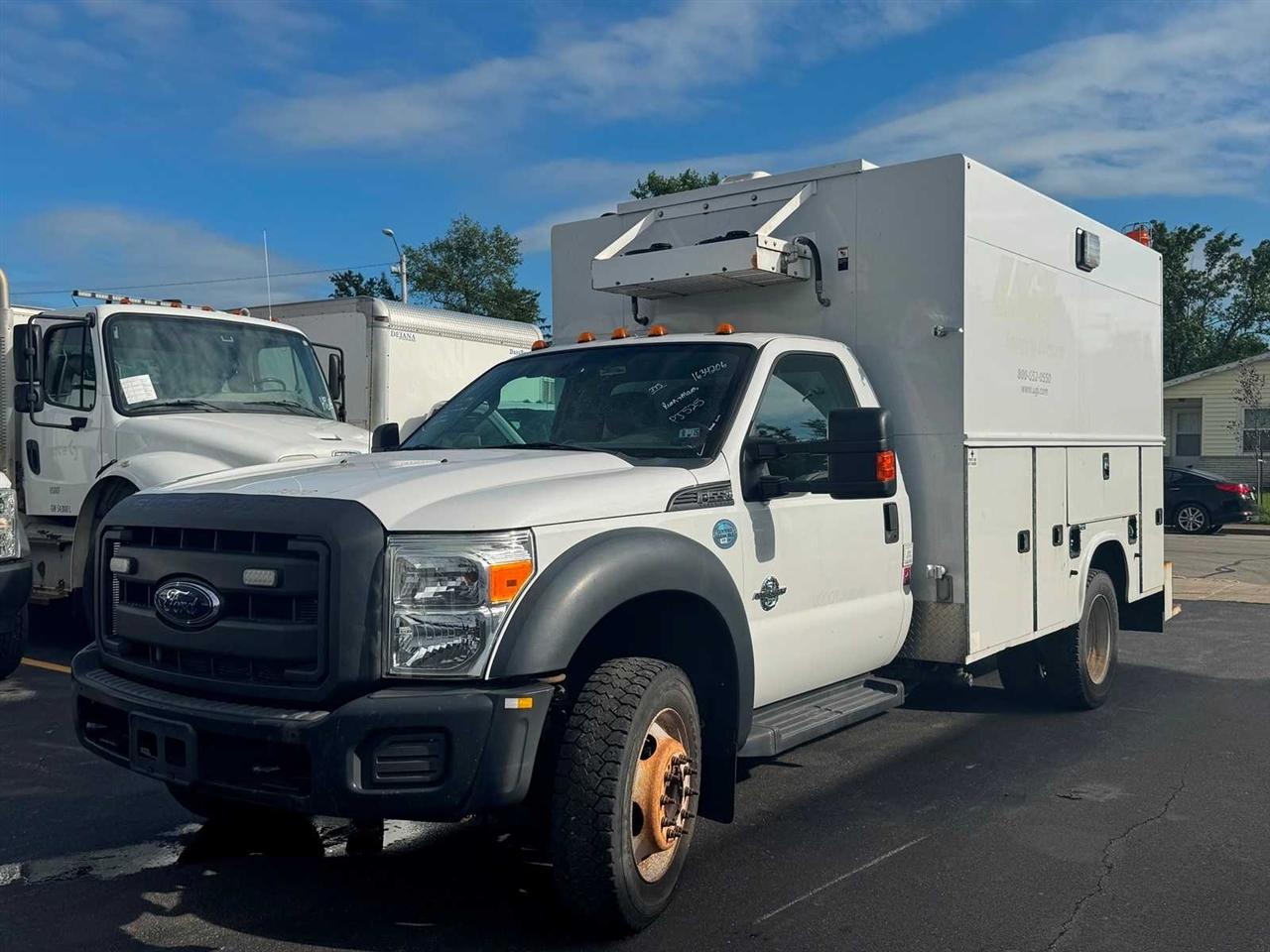 Ford Super Duty F-550 DRW 4WD Reg Cab 141" WB 60" CA XL 2014