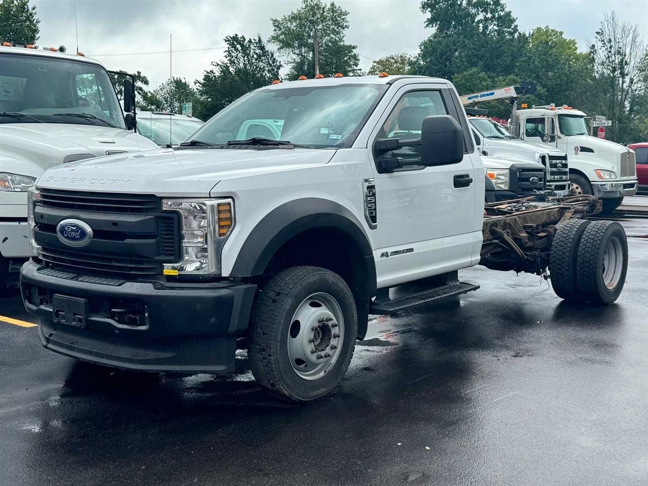 Ford Super Duty F-550 DRW XL 4WD Reg Cab 145" WB 60" CA 2019