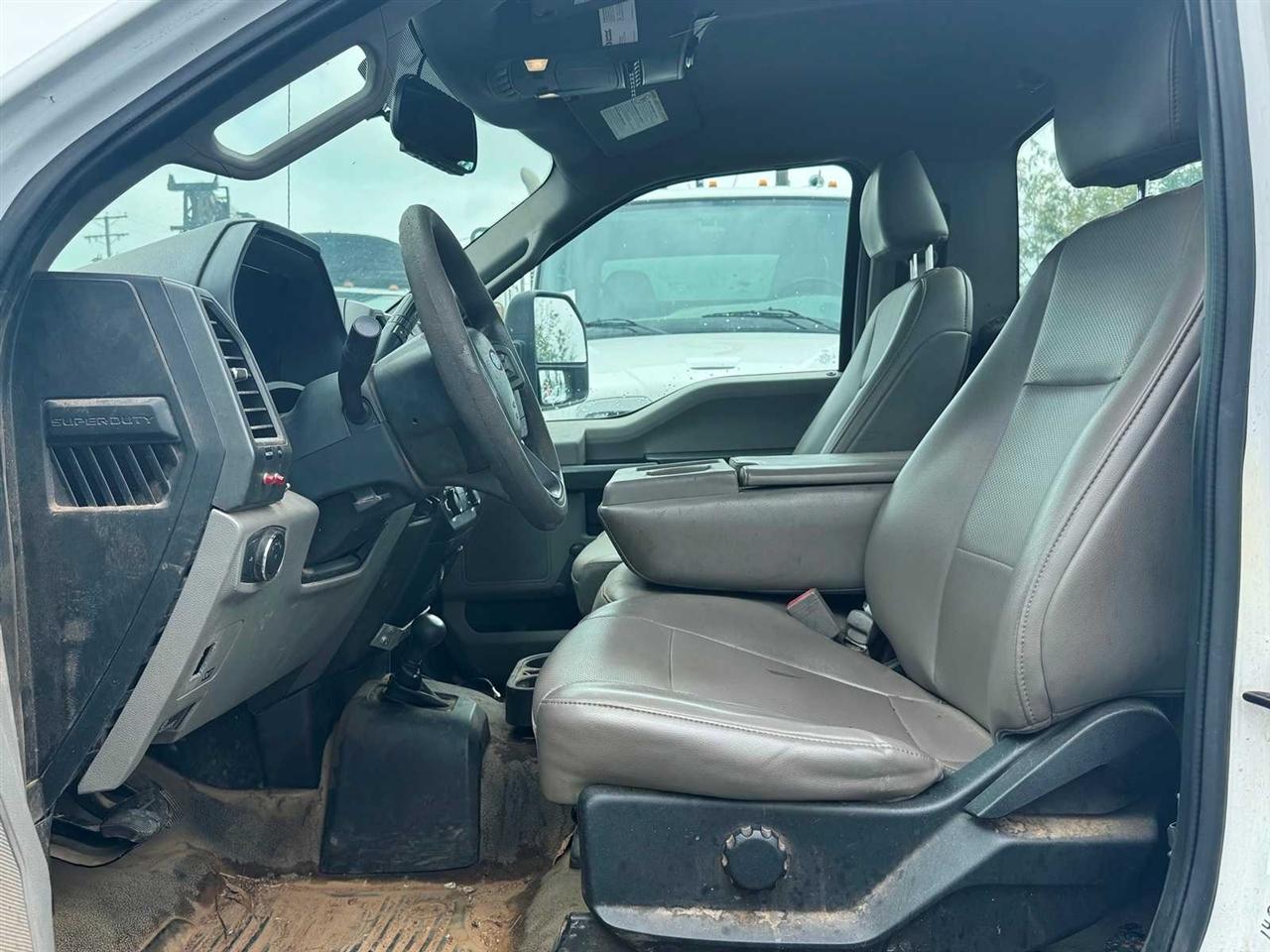 Ford Super Duty F-550 DRW XL 4WD Reg Cab 145" WB 60" CA 2019