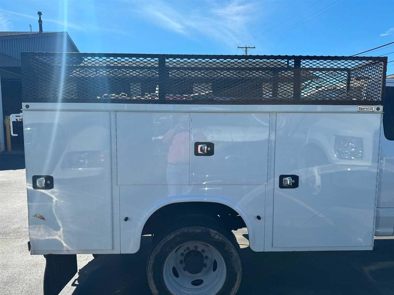Ford Super Duty F-550 DRW XL 4WD Reg Cab 145" WB 60" CA 2020
