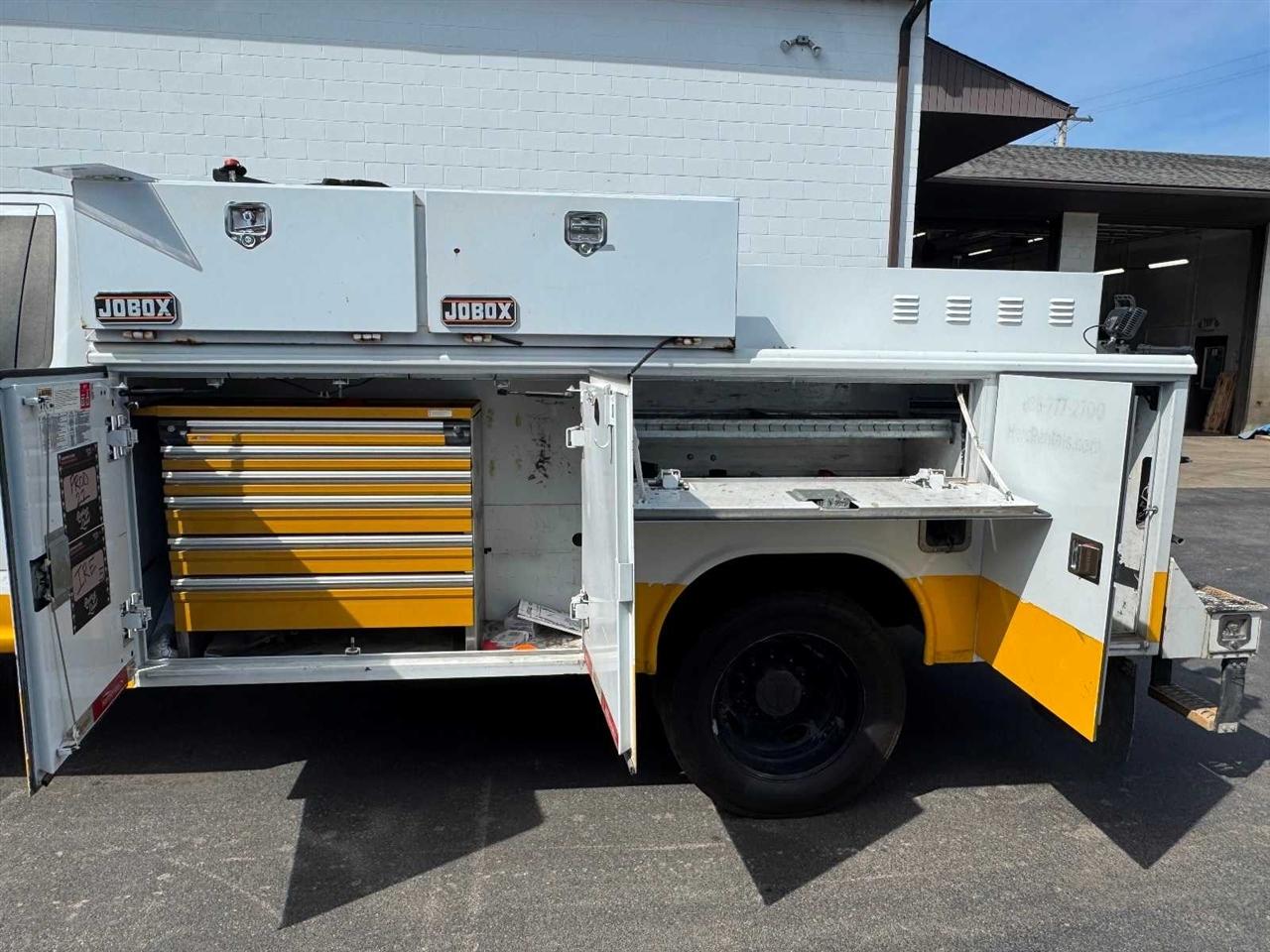 Ford Super Duty F-550 DRW XL 4WD Reg Cab 145" WB 60" CA 2019