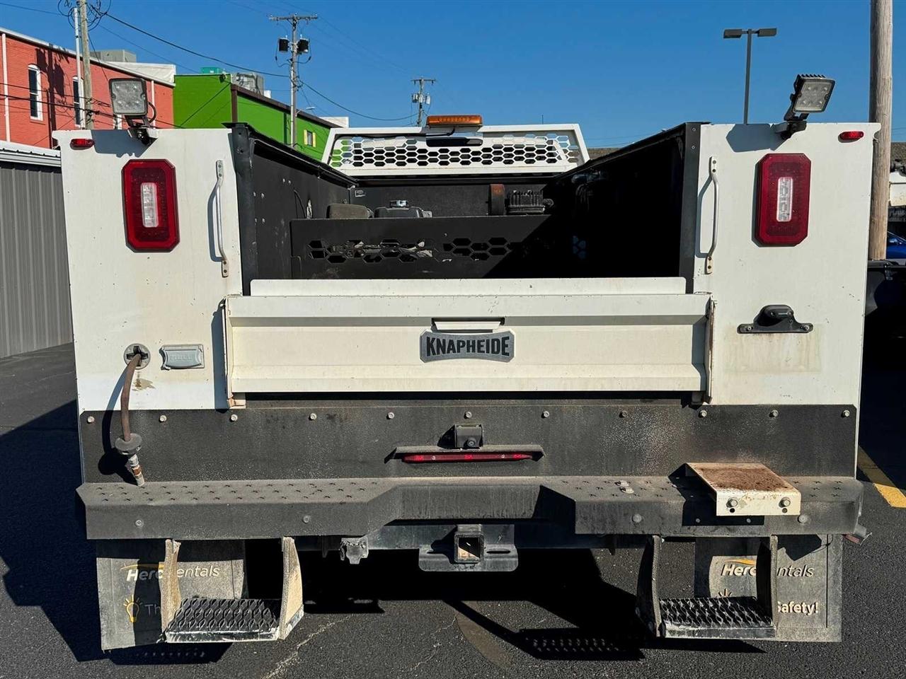 Ford Super Duty F-550 DRW XL 4WD Reg Cab 145" WB 60" CA 2018
