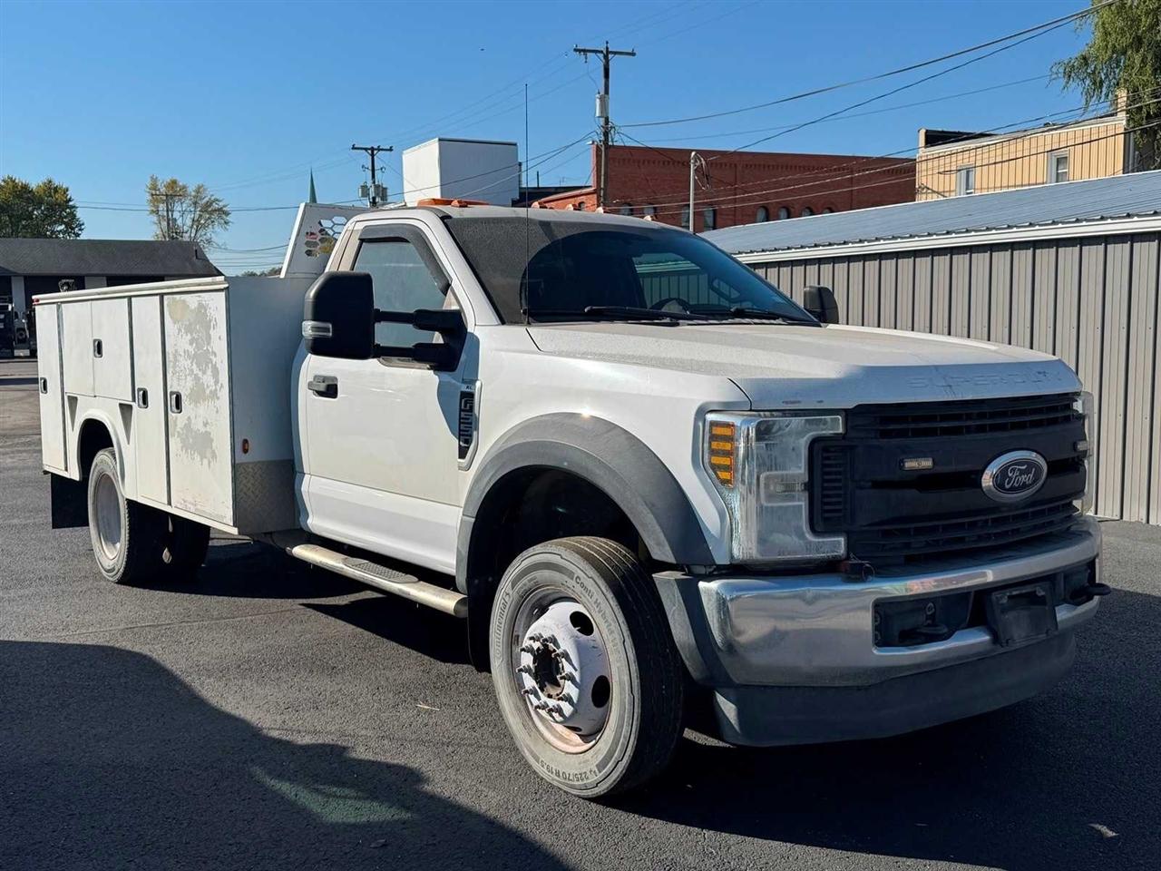 Ford Super Duty F-550 DRW XL 4WD Reg Cab 145" WB 60" CA 2018