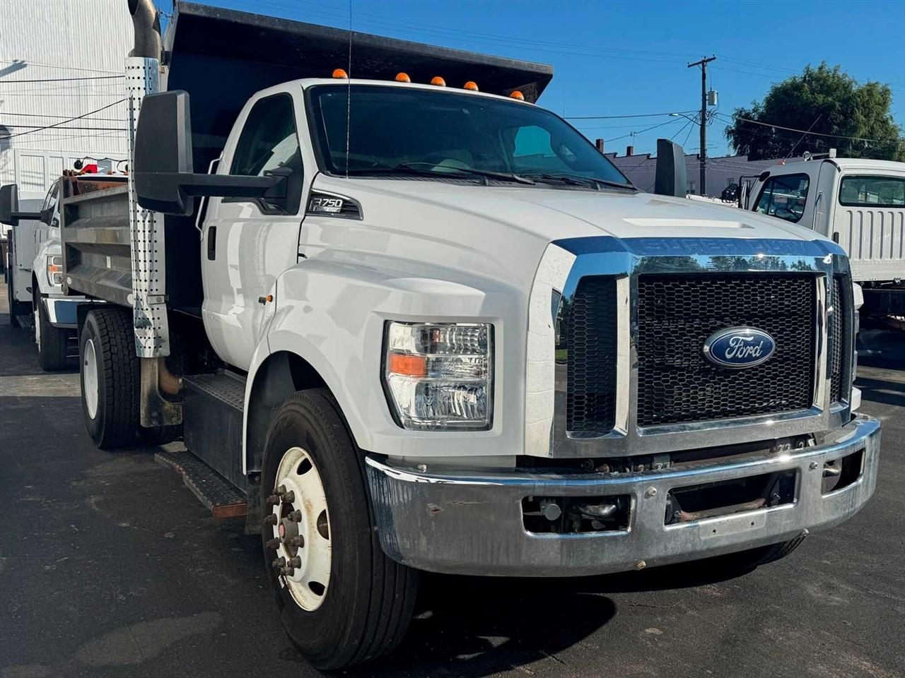 Ford Super Duty F-750 Straight Frame Reg Cab 2016