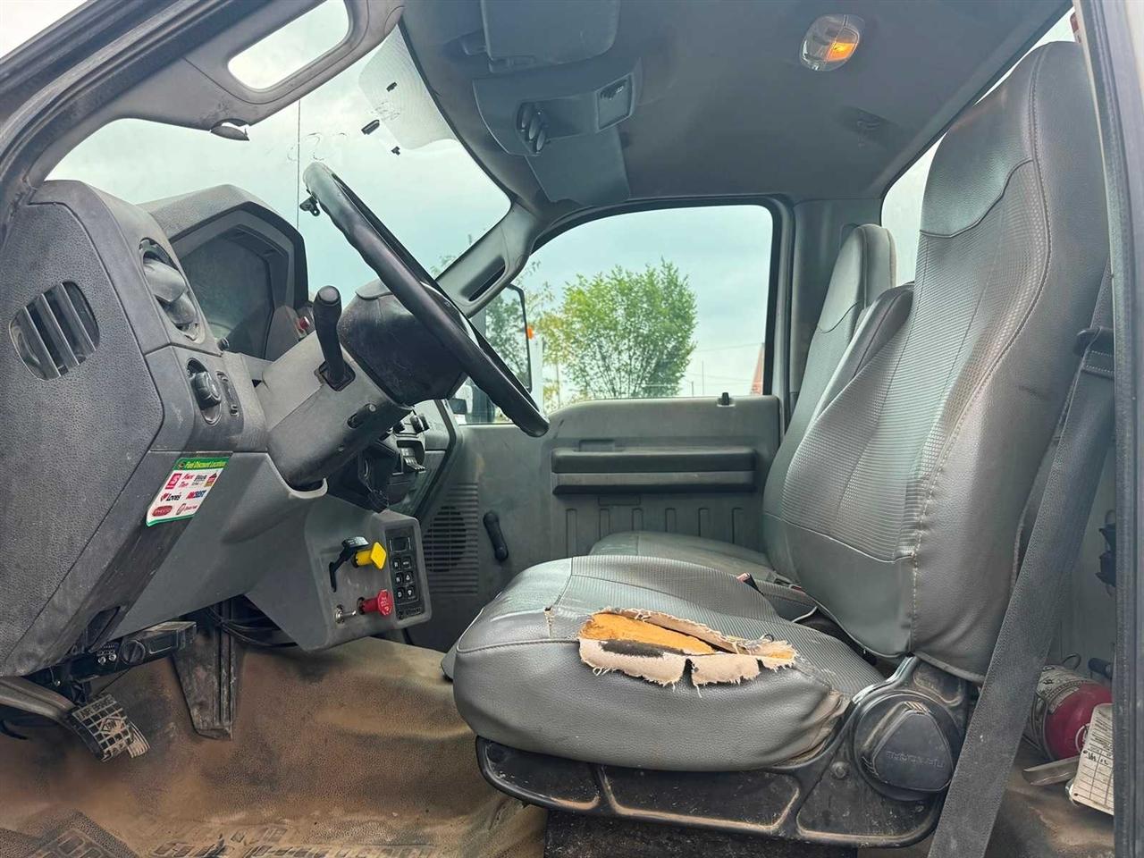 Ford Super Duty F-750 Straight Frame Reg Cab XL 2015