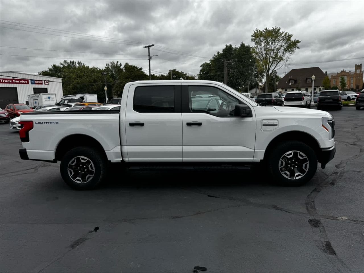Ford F-150 Lightning LARIAT 4WD SuperCrew 5.5' Box 2023