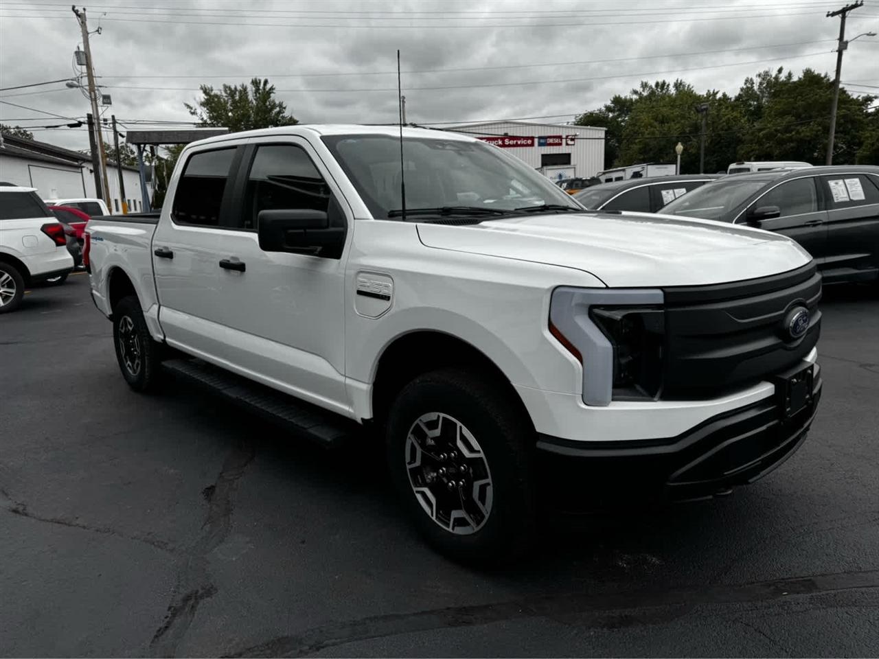 Ford F-150 Lightning LARIAT 4WD SuperCrew 5.5' Box 2023