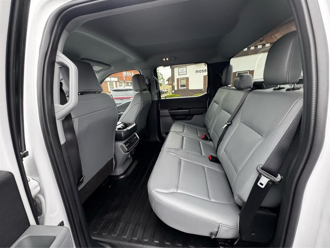 Ford F-150 Lightning LARIAT 4WD SuperCrew 5.5' Box 2023