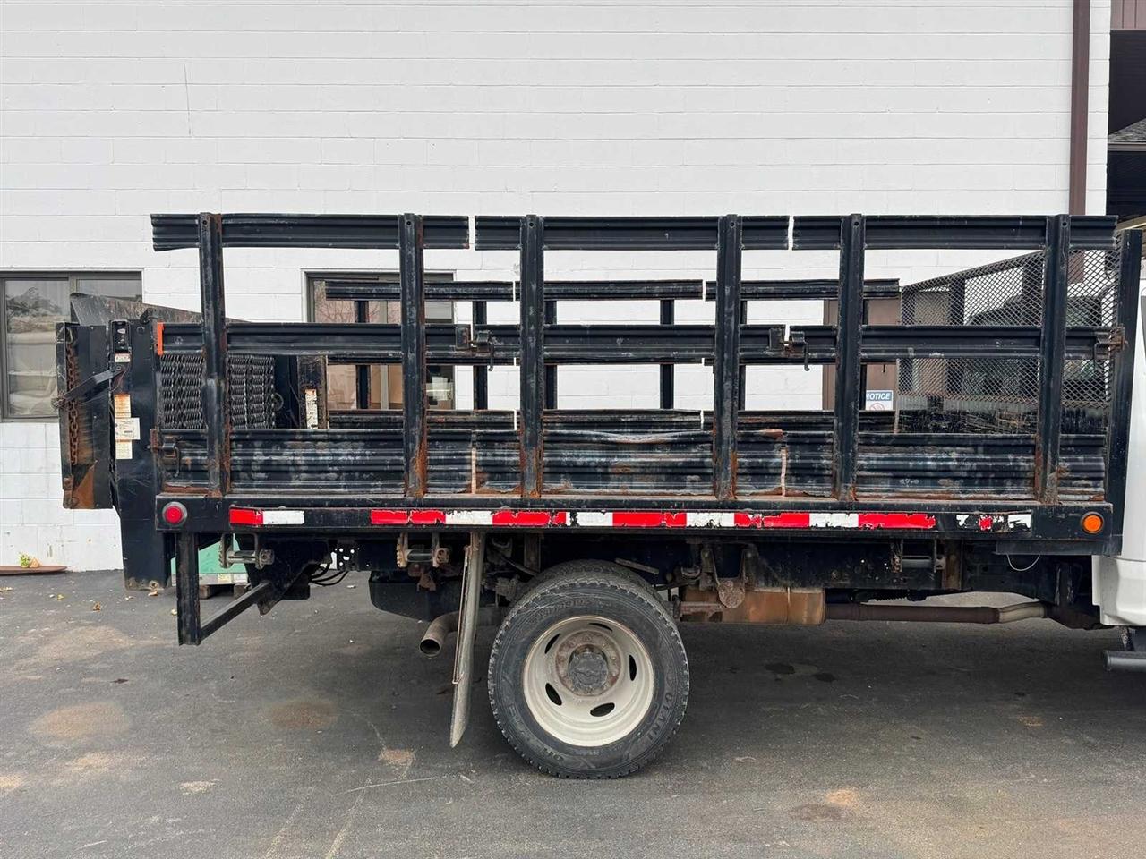 Ford Super Duty F-550 DRW XLT 4WD Reg Cab 145" WB 60" CA 2018