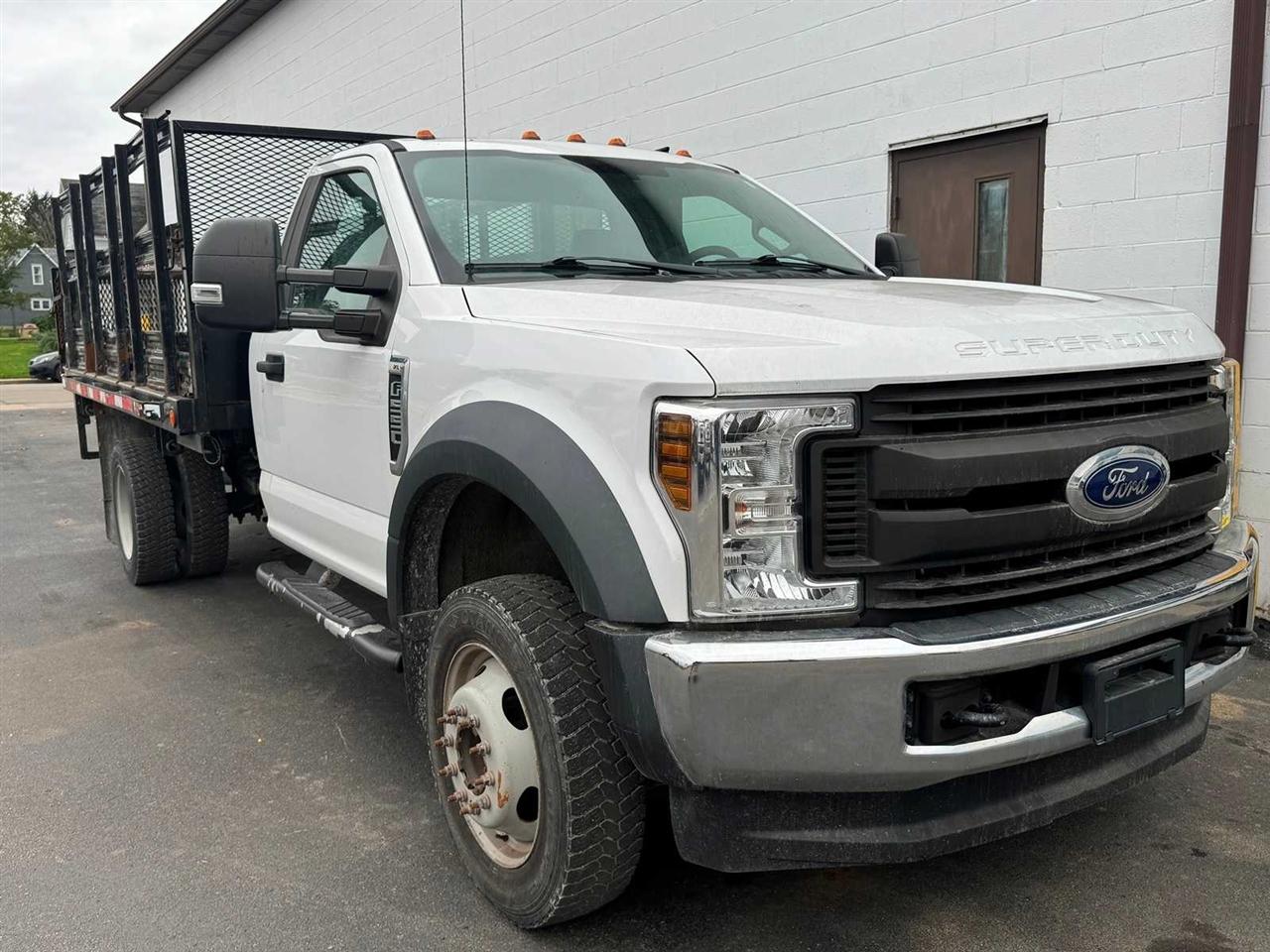 Ford Super Duty F-550 DRW XLT 4WD Reg Cab 145" WB 60" CA 2018