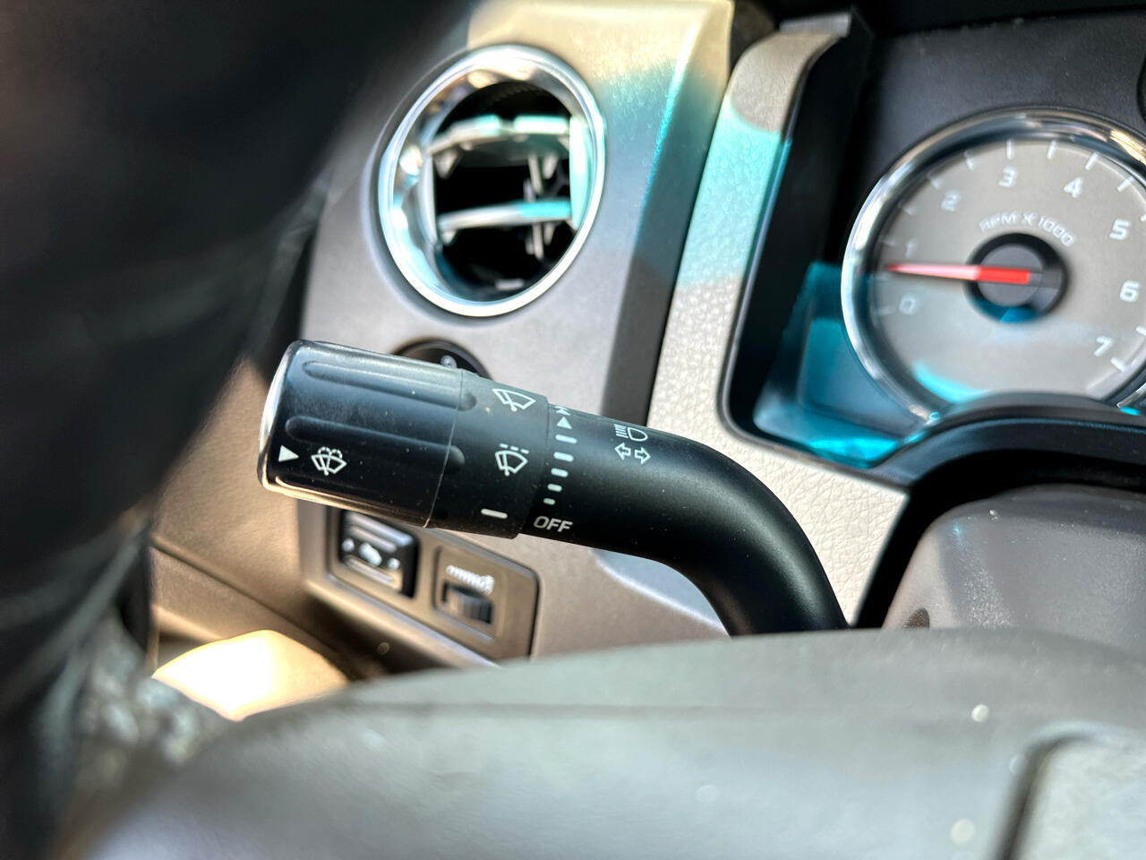 2010 Ford F-150 XL photo 22