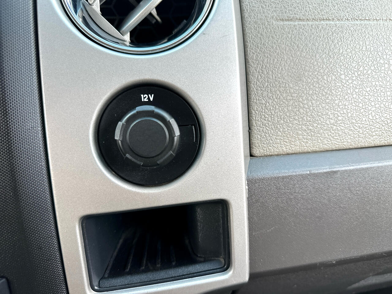 2010 Ford F-150 XL photo 27