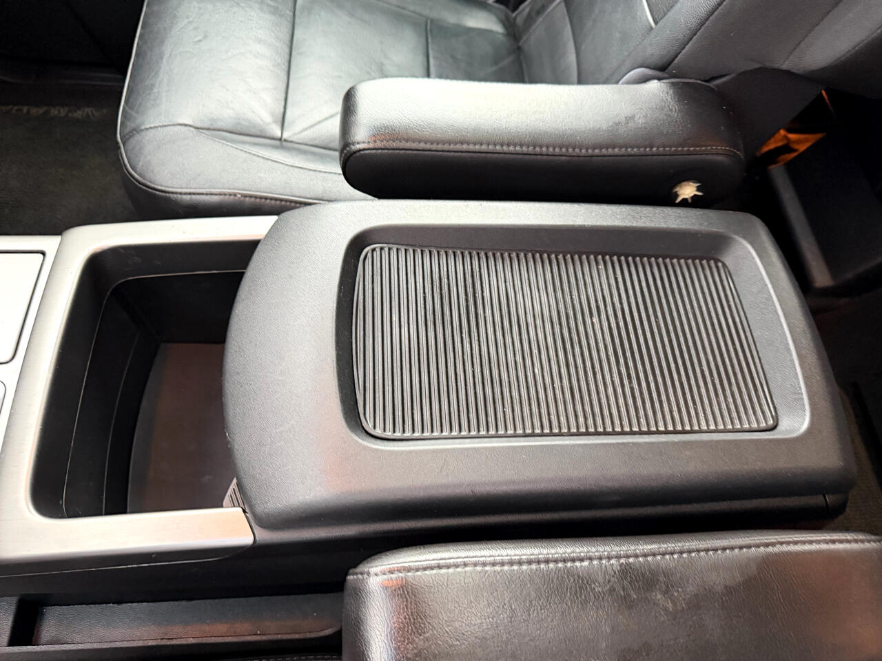 Nissan Armada 4WD 4dr LE FFV 2008