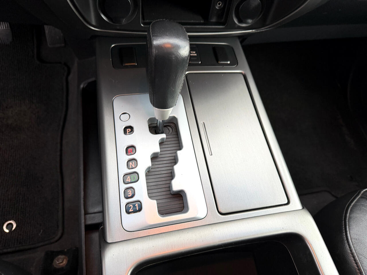 Nissan Armada 4WD 4dr LE FFV 2008