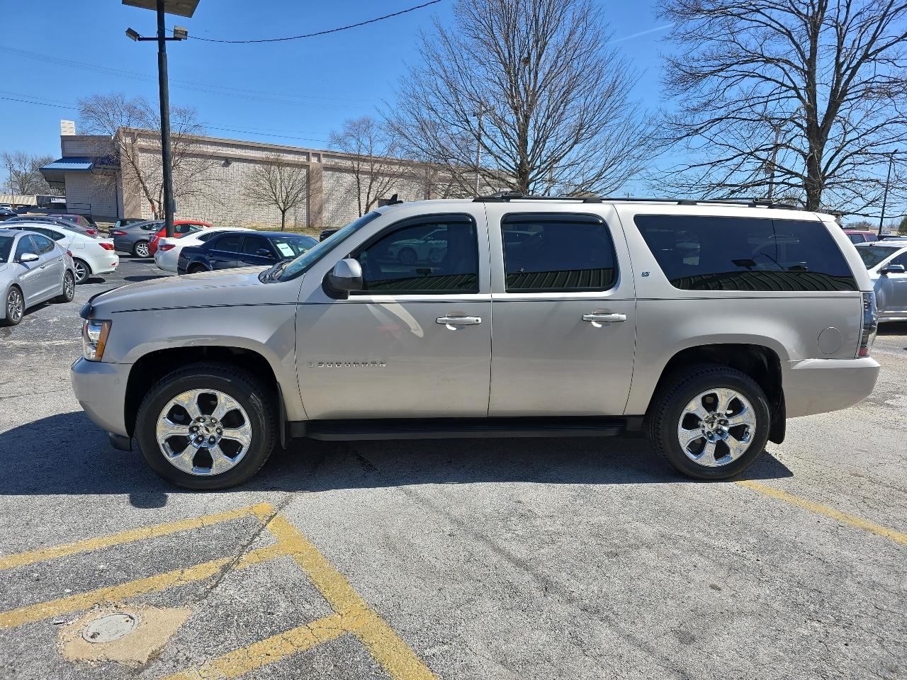 Chevrolet Suburban 4WD 4dr 1500 LT 2007