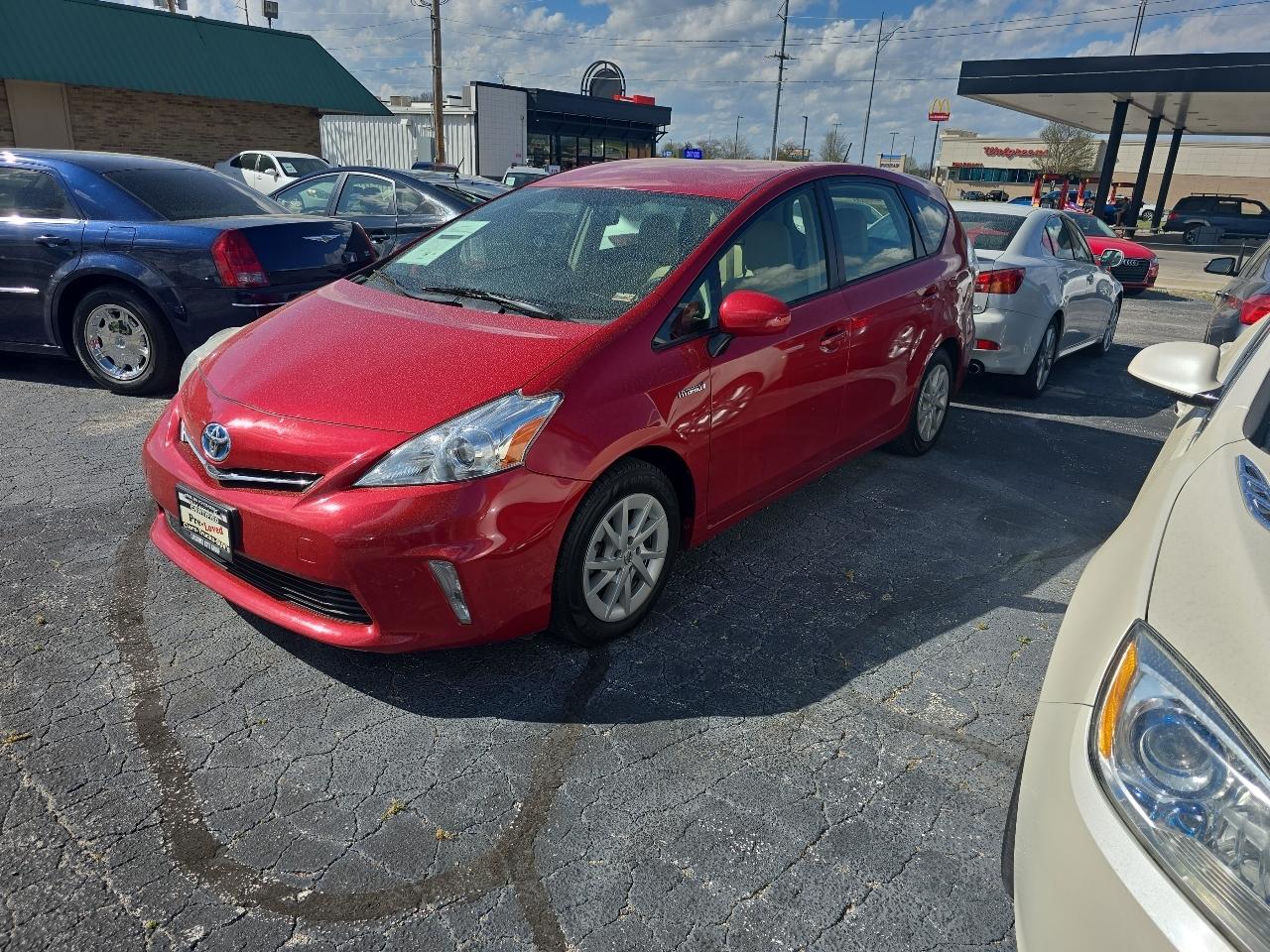 Toyota Prius V 5dr Wgn Three (Natl) 2013
