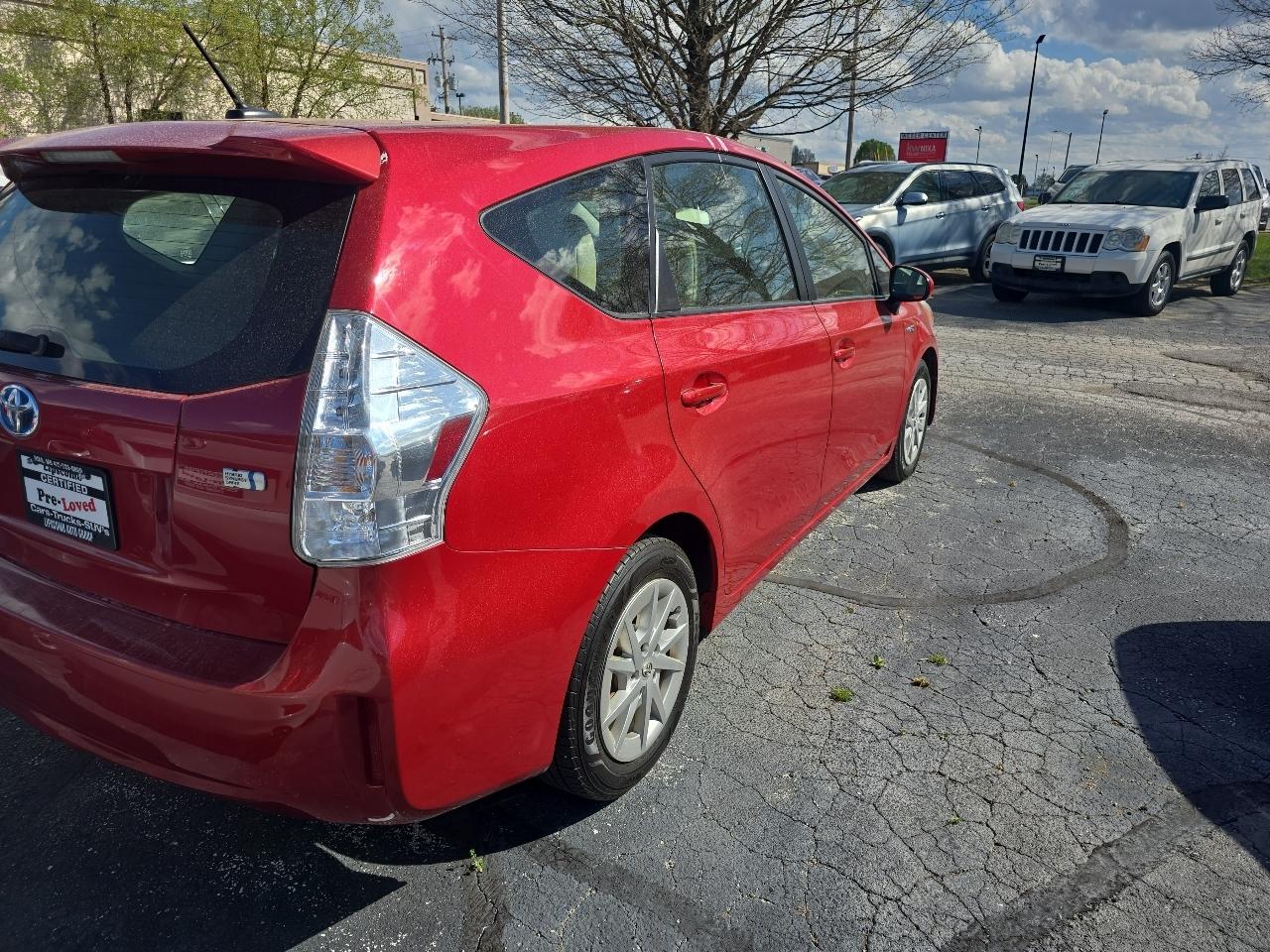 Toyota Prius V 5dr Wgn Three (Natl) 2013