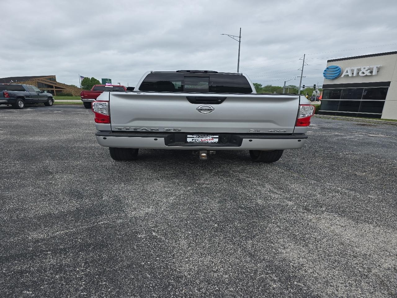 Nissan Titan XD 4x4 Gas Crew Cab Platinum Reserve 2017