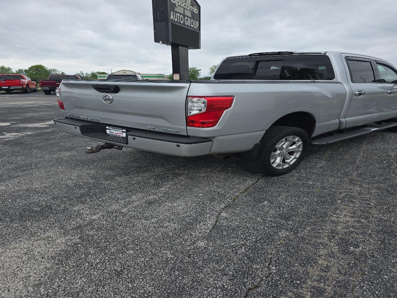 Nissan Titan XD 4x4 Gas Crew Cab Platinum Reserve 2017