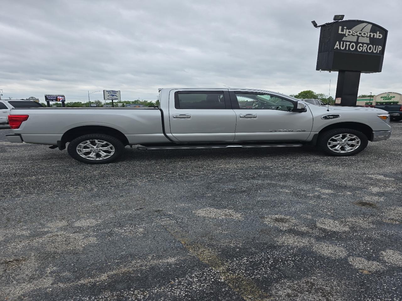 Nissan Titan XD 4x4 Gas Crew Cab Platinum Reserve 2017