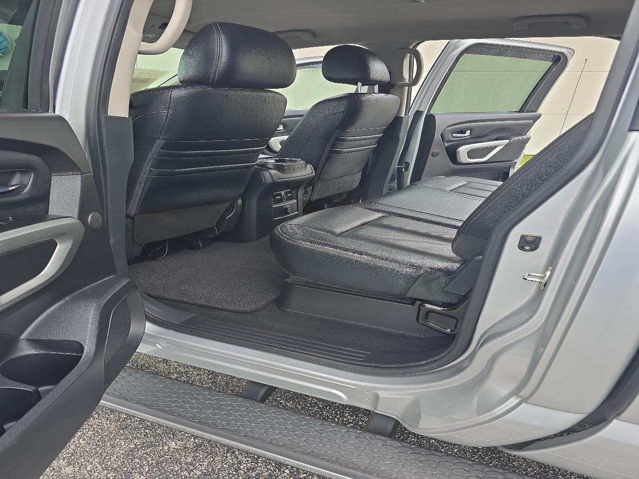 Nissan Titan XD 4x4 Gas Crew Cab Platinum Reserve 2017