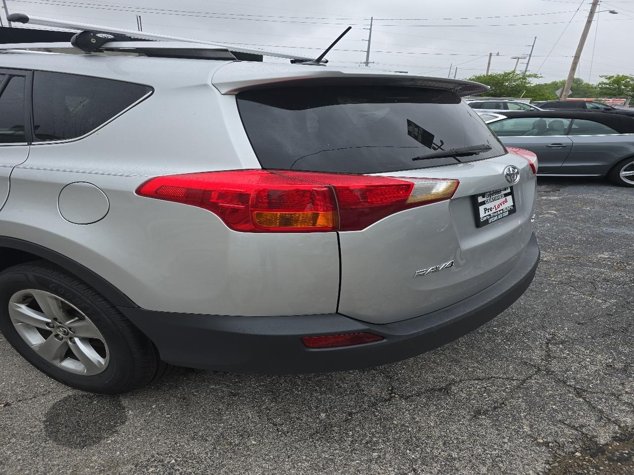 Toyota RAV4 FWD 4dr XLE (Natl) 2015