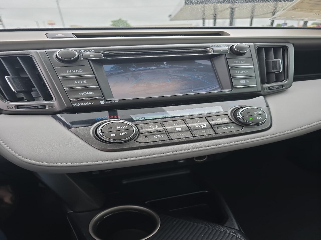 Toyota RAV4 FWD 4dr XLE (Natl) 2015