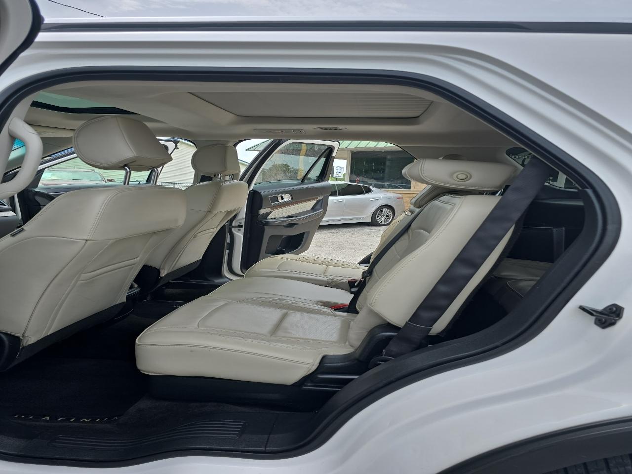 Ford Explorer 4WD 4dr Platinum 2016