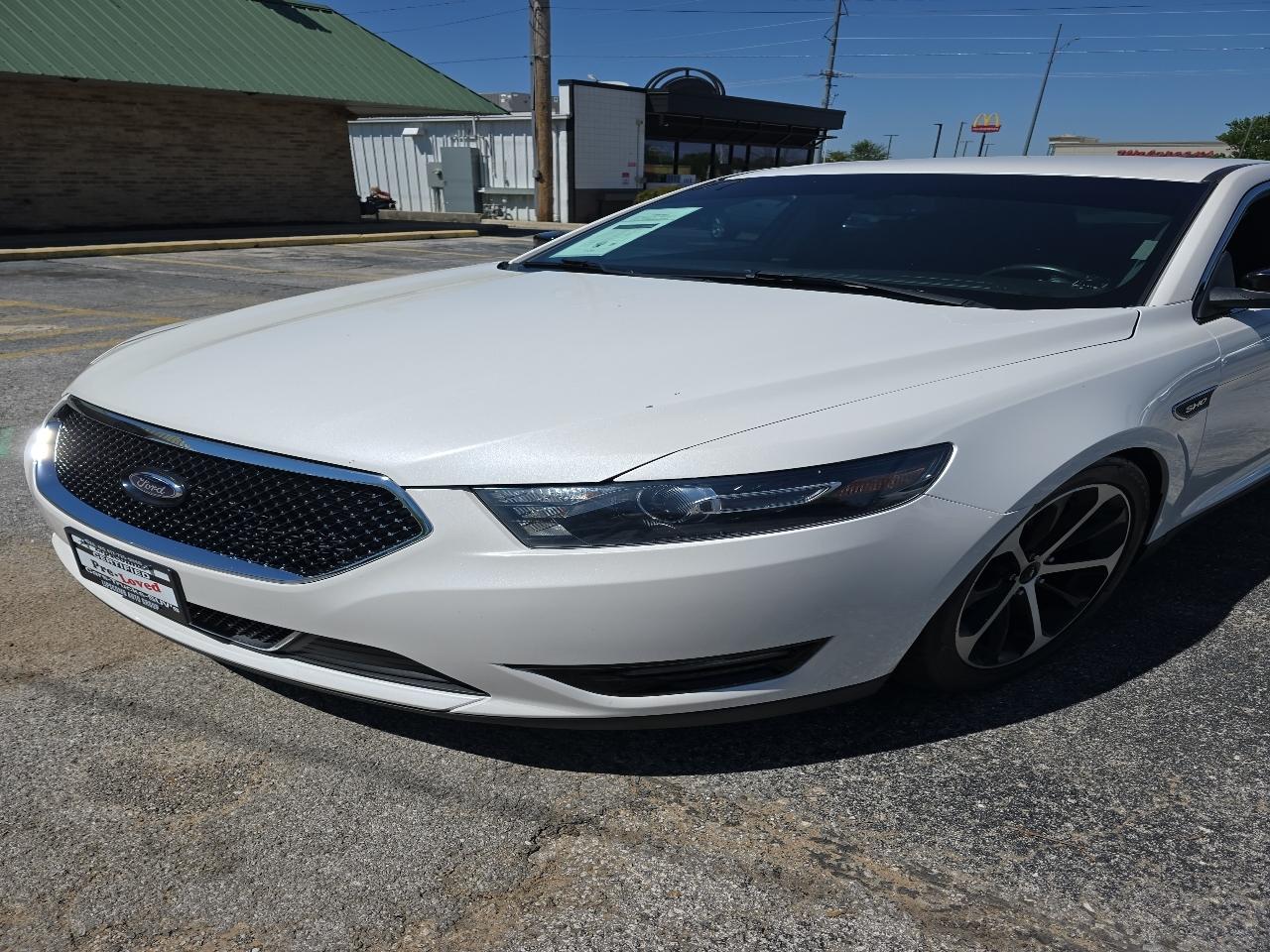 Ford Taurus 4dr Sdn SHO AWD 2015