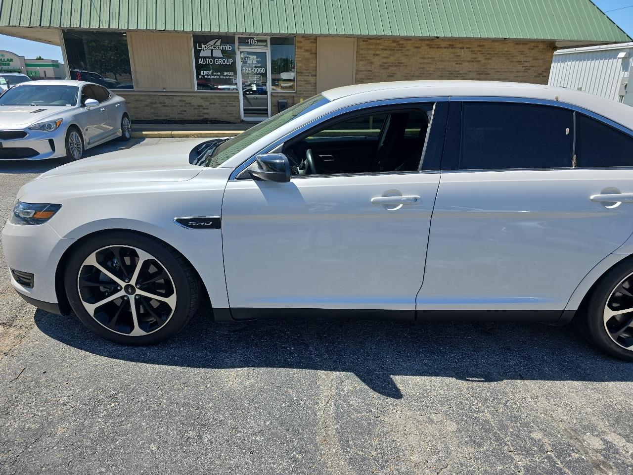 Ford Taurus 4dr Sdn SHO AWD 2015